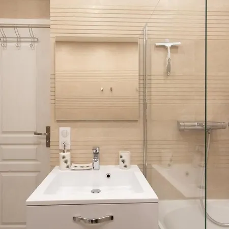 L38 Hobeika Fleur 7min Walk To Beach,free Park,balc&ac Apartment Nice